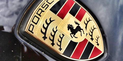 Porsche Logo im Dieselskandal